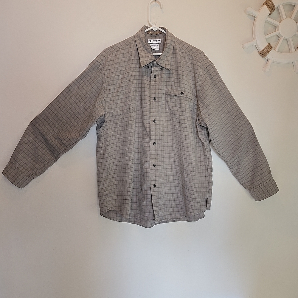 Columbia Gray Plaid Button-Up Shirt